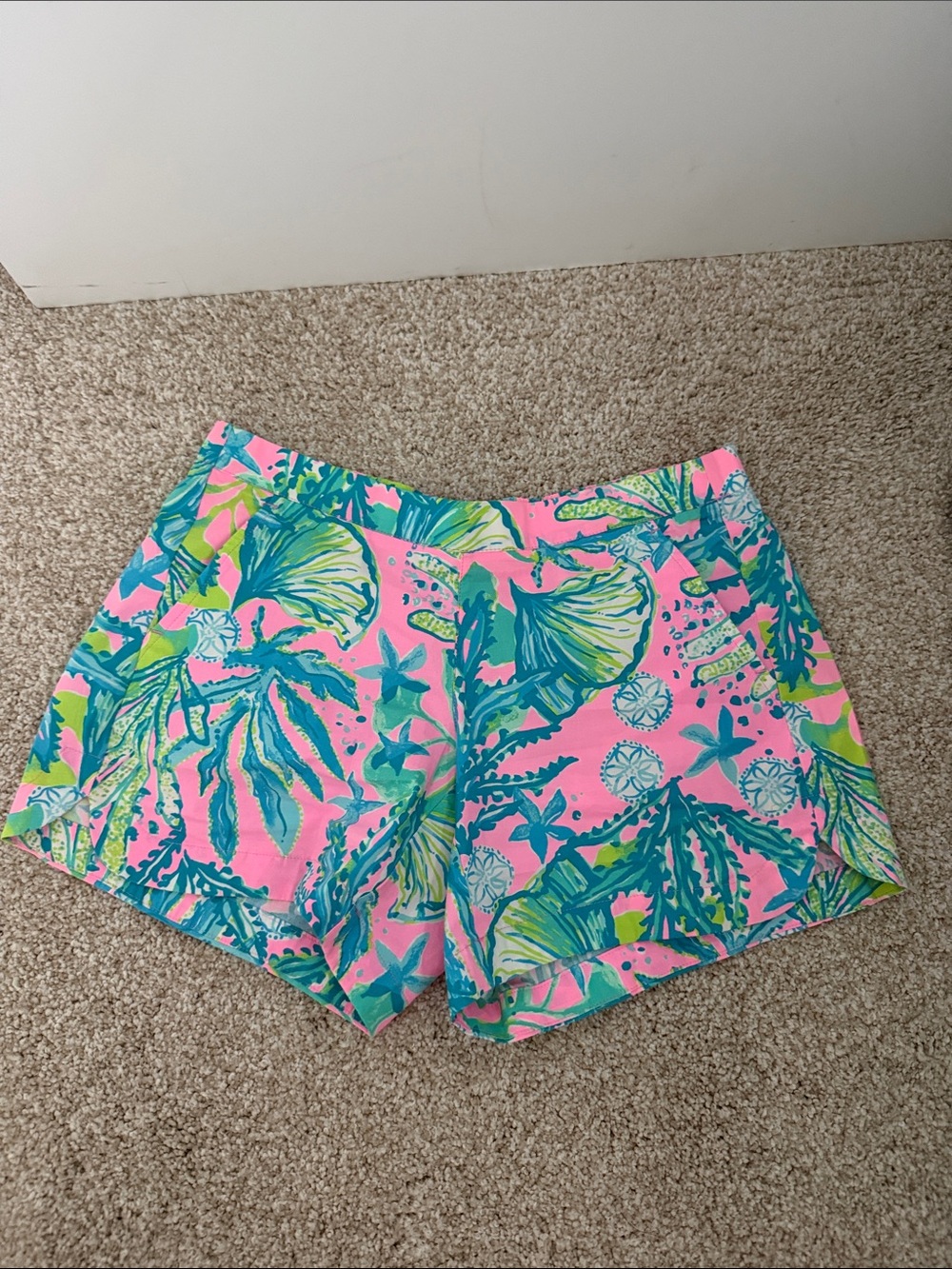 Lilly Pulitzer Bright Pink Tropical Print Bermuda Shorts Ocean View xs cotton